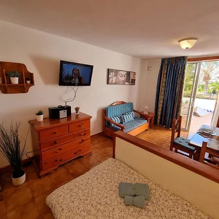 Schone In Playa De La Americas Mit Gepflegtem Garten Apartament